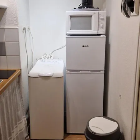 Avec Piscine Et Garage *