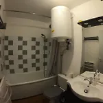 Avec Piscine Et Garage *